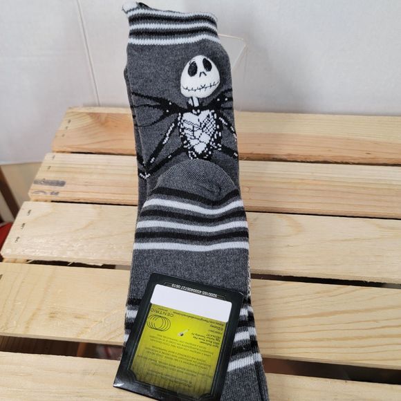 Disney's The Nightmare Before Christmas Socks 3D Head - Shoe Size 4-10 NWT - Picture 2 of 4